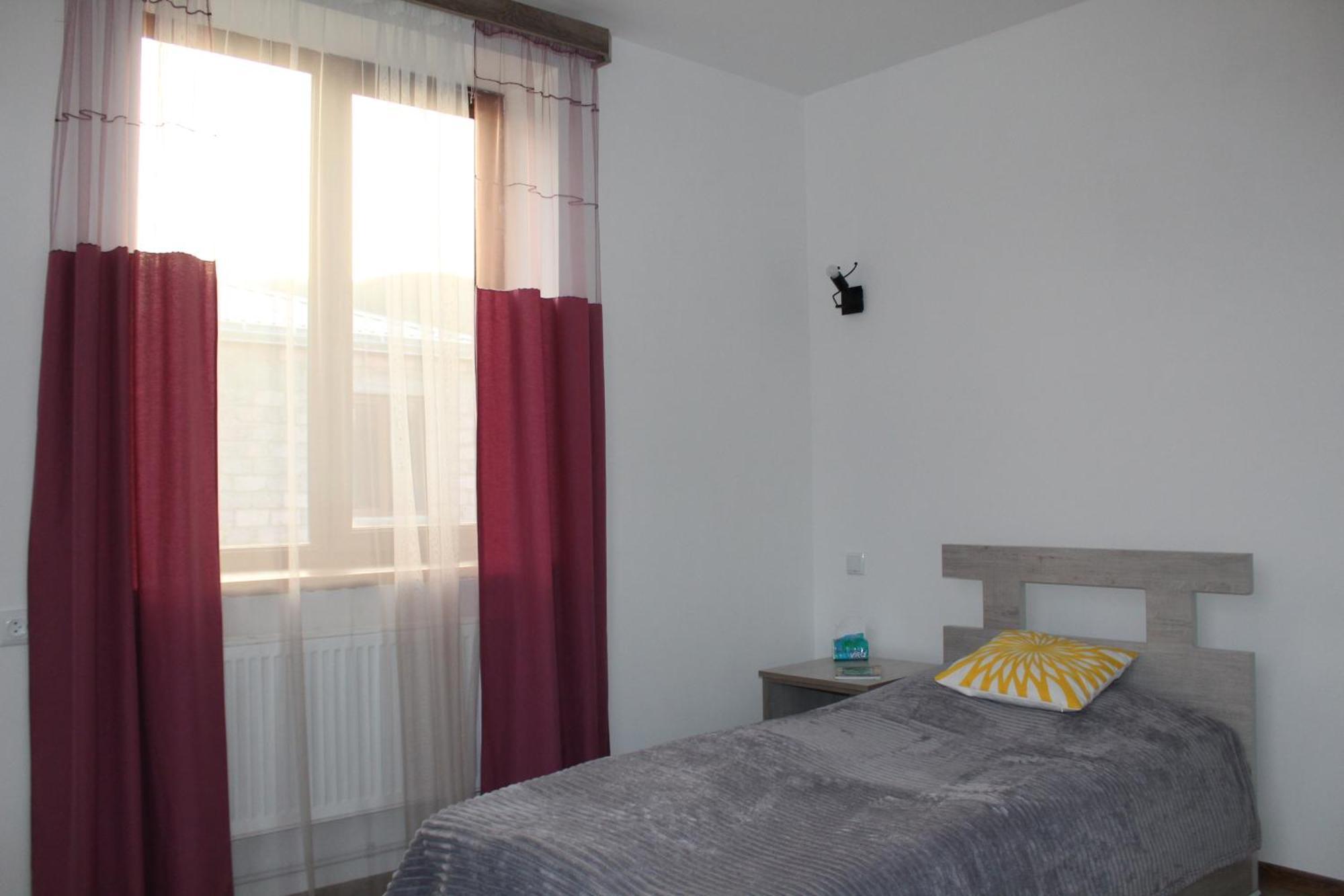 Bears And Berries Hotel Berd Luaran gambar